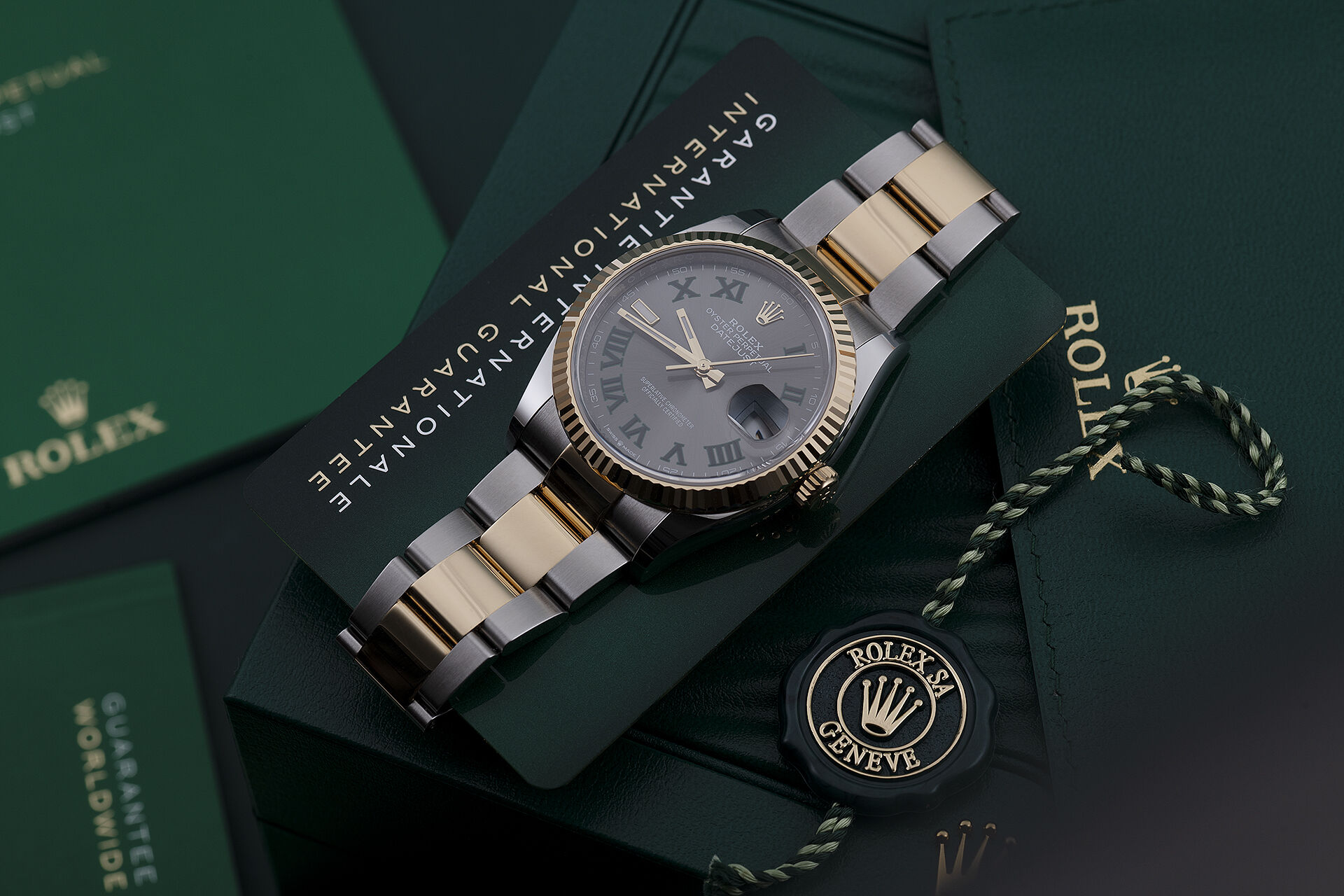 ref 126233 | Gold & Steel | Rolex Datejust 36