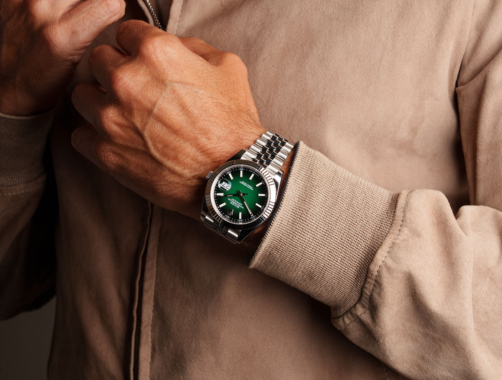 ref 126334 | 126300 - Ombre Green Dial | Rolex Datejust 41