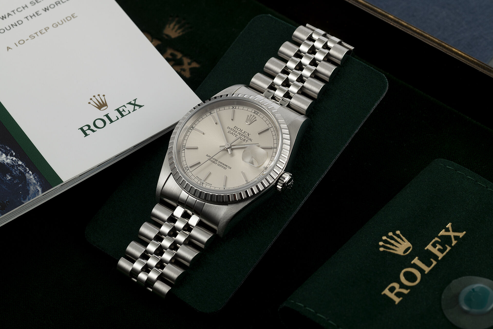 ref 16220 | Engine Turned Bezel | Rolex Datejust