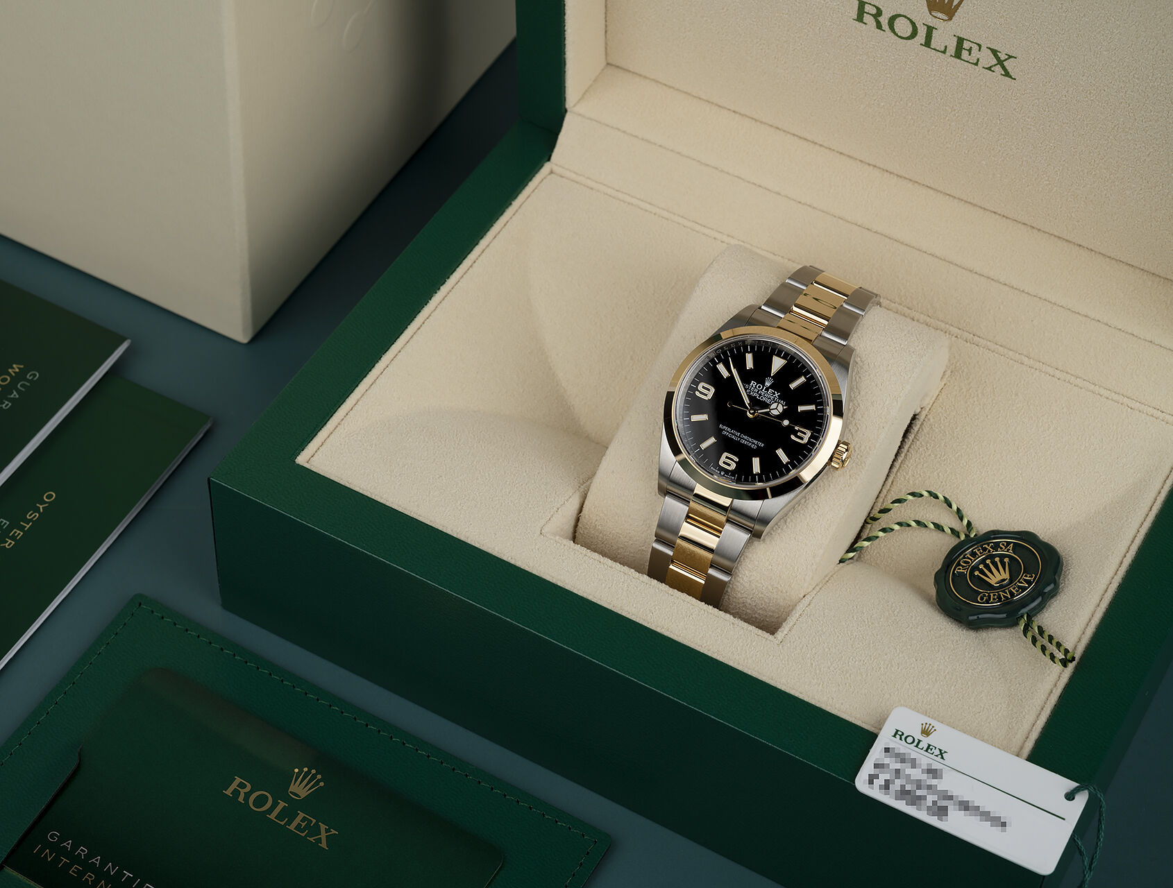 ref 124273 | 124273 - Gold & Steel | Rolex Explorer