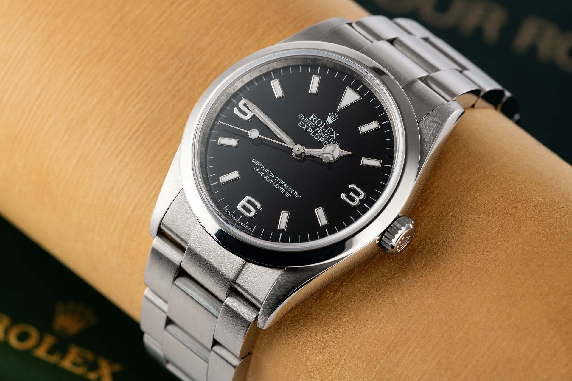 "Full Set" Discontinued Model | ref 114270 | Rolex Explorer