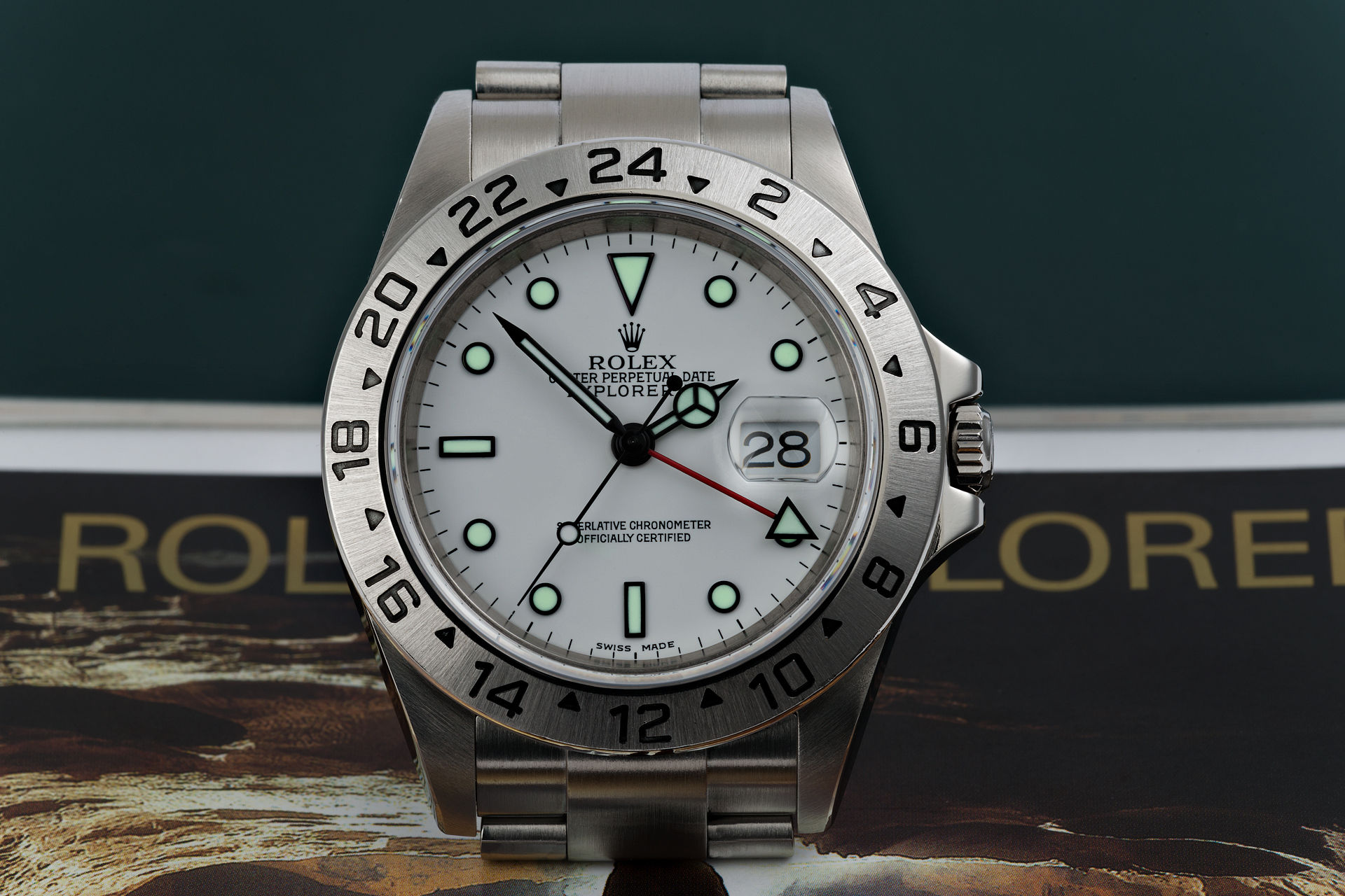 ref 16570 | 40mm Classic Model 'Box & Papers' | Rolex Explorer II