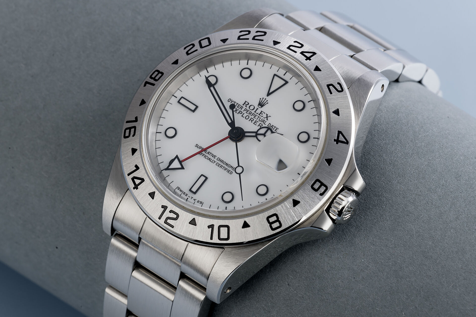 ref 16570 | 'Tritium T< 25' | Rolex Explorer II