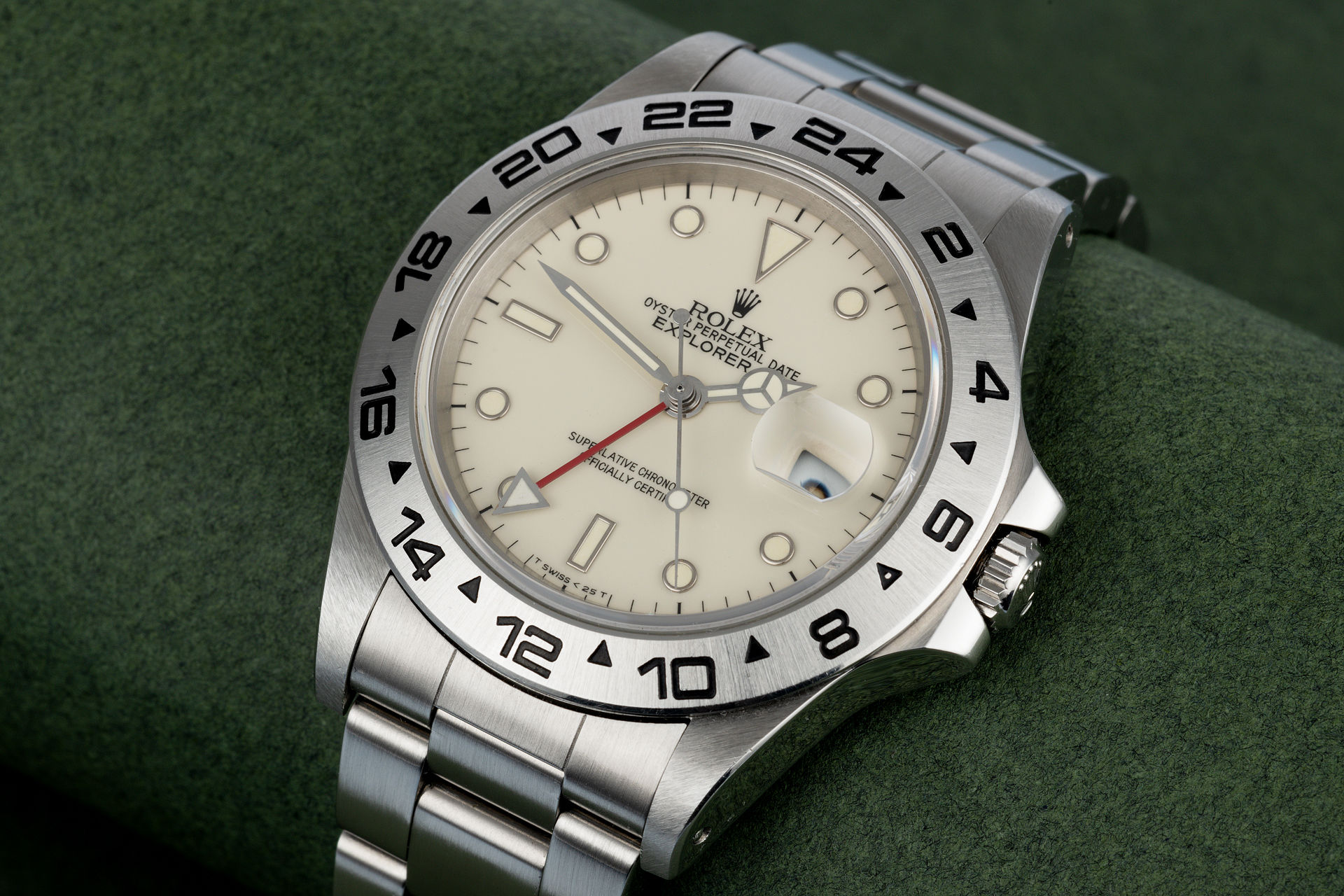 ref 16550 | Rare 'Non Rail' Transitional Model | Rolex Explorer II