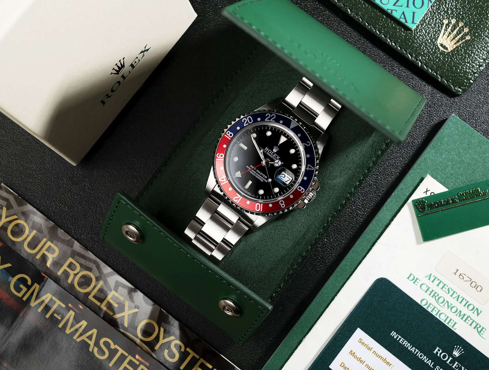 ref 16700 | Sapphire - 'Pepsi' Box & Papers | Rolex GMT-Master