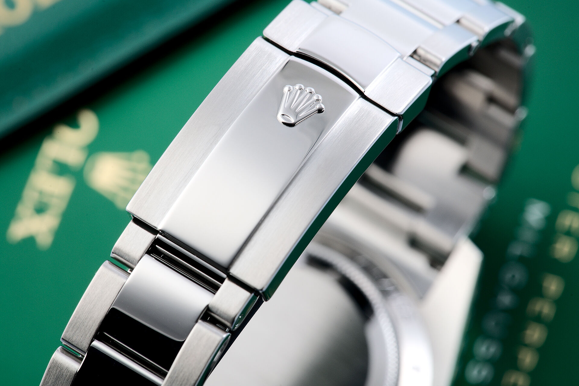 ref 116400GV | 'Lightning Bolt' Box & Papers | Rolex Milgauss