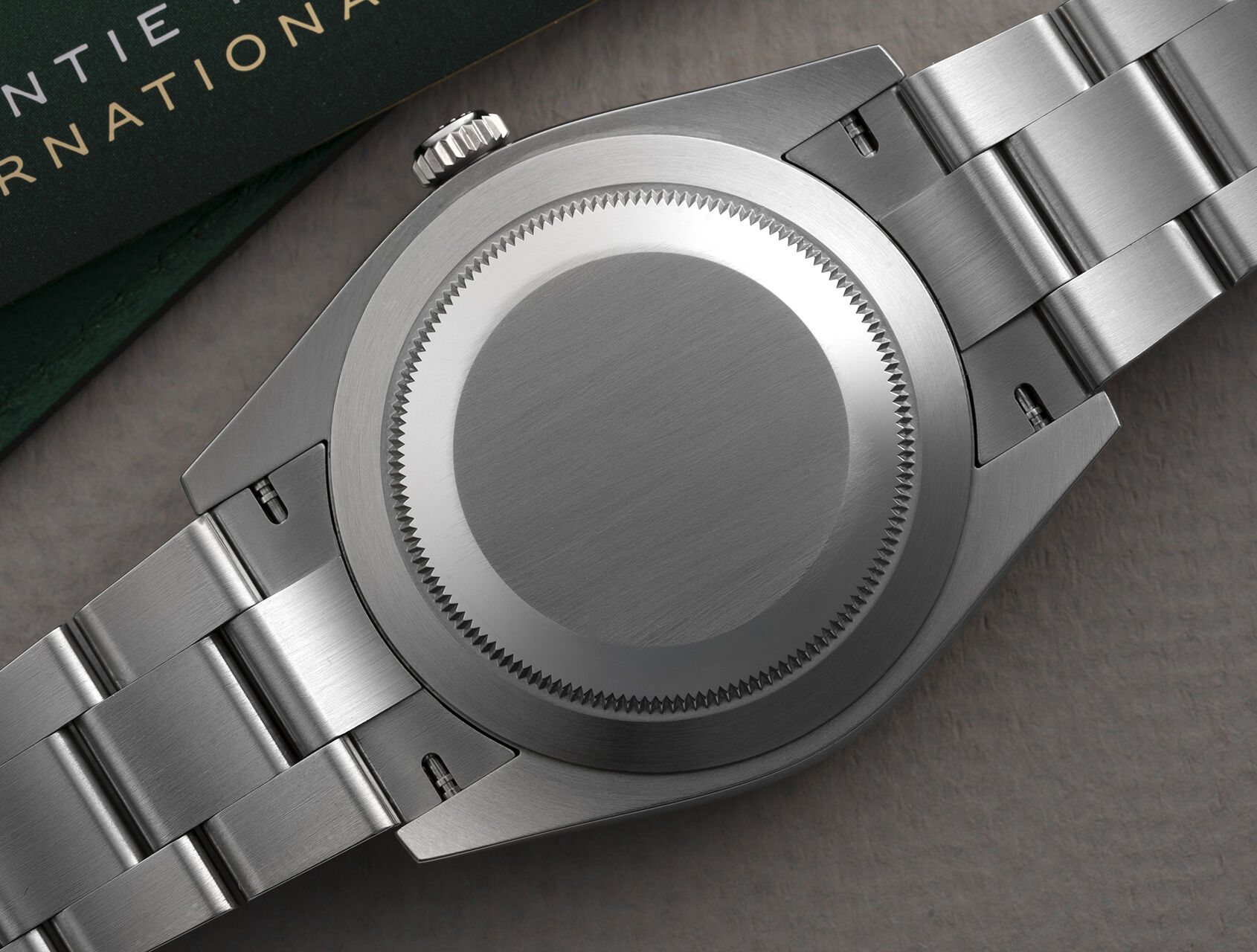 ref 124300 | 124300 - Green Lacquer | Rolex Oyster Perpetual