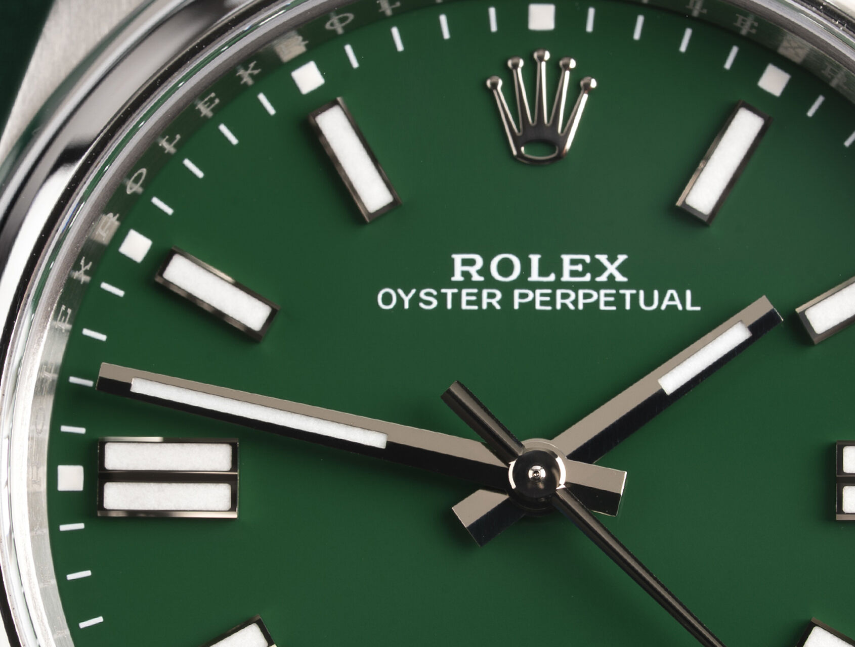 ref 124300 | 124300 - Green Lacquer | Rolex Oyster Perpetual