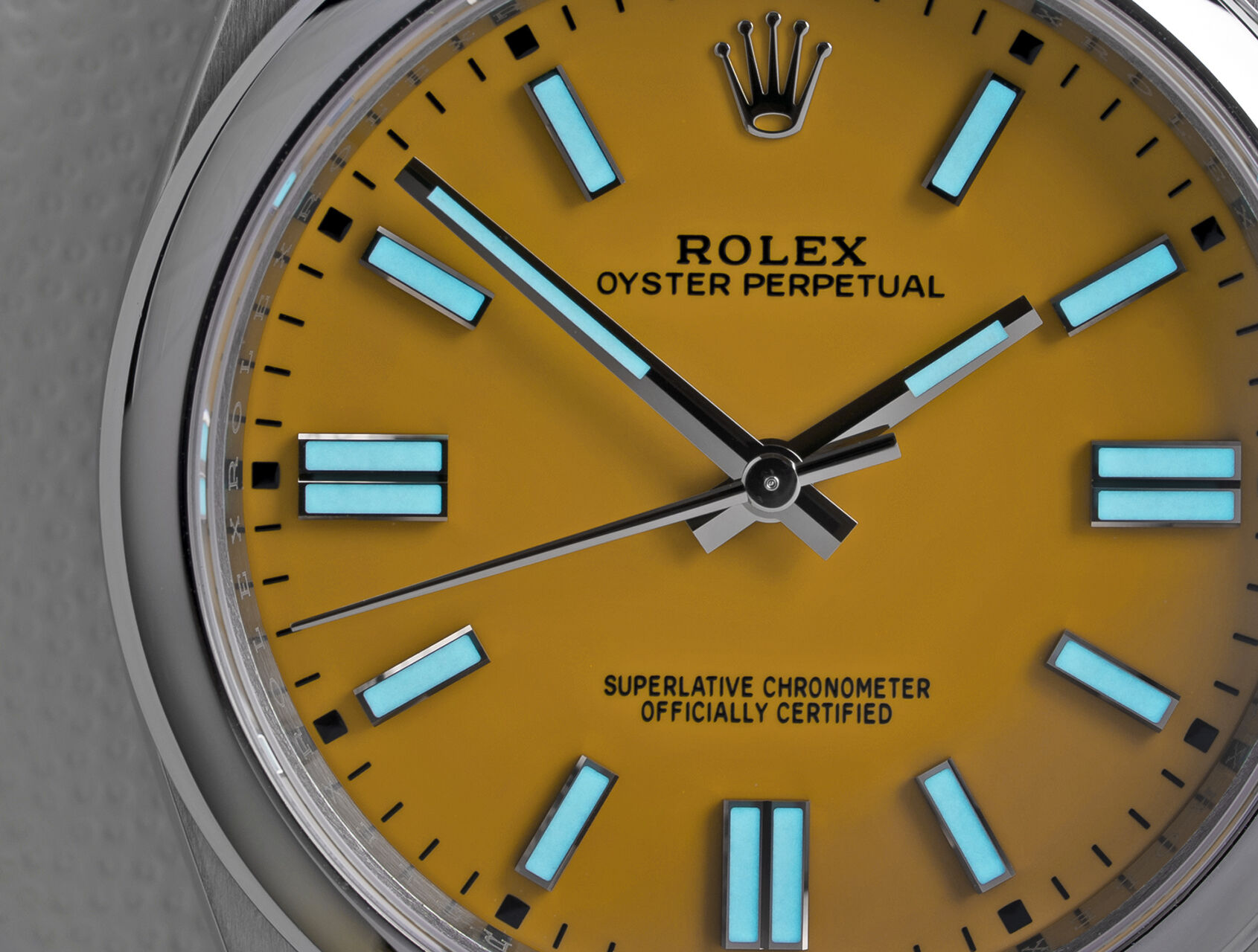 ref 124300 | 124300 - Yellow Lacquer | Rolex Oyster Perpetual