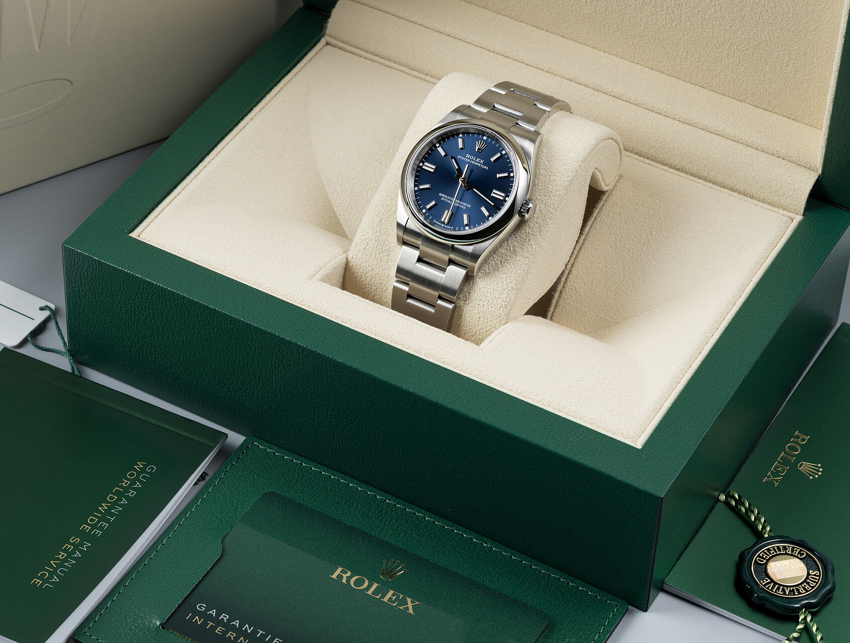 ref 126000 | 126000 - Bright Blue | Rolex Oyster Perpetual