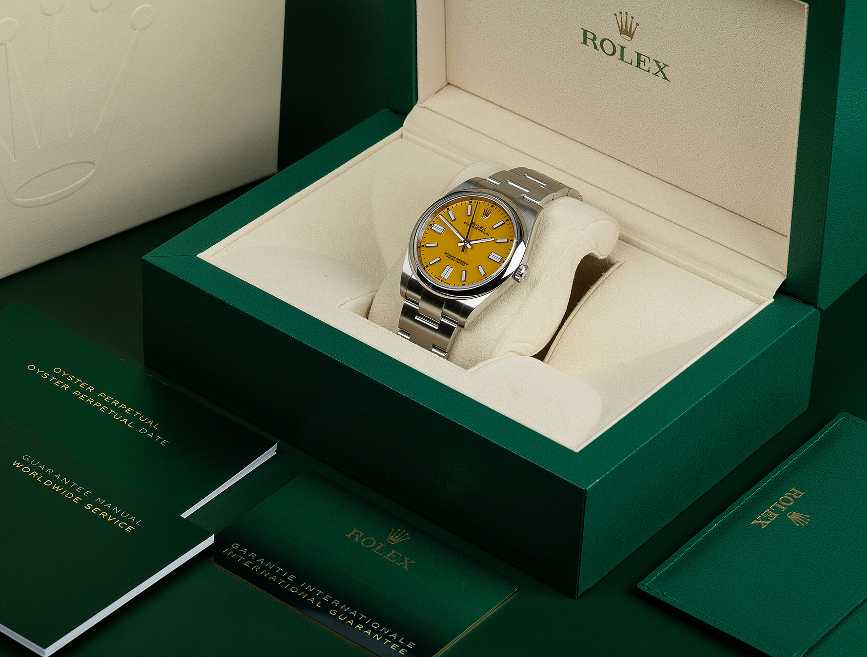 ref 124300 | Box & Papers | Rolex Oyster Perpetual