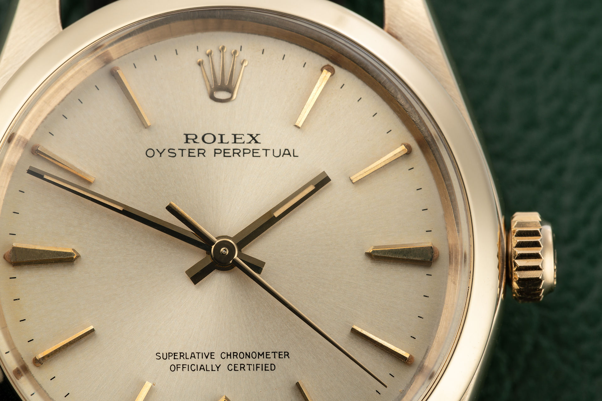 ref 1002 | Vintage 'Solid Gold' 34mm | Rolex Oyster Perpetual