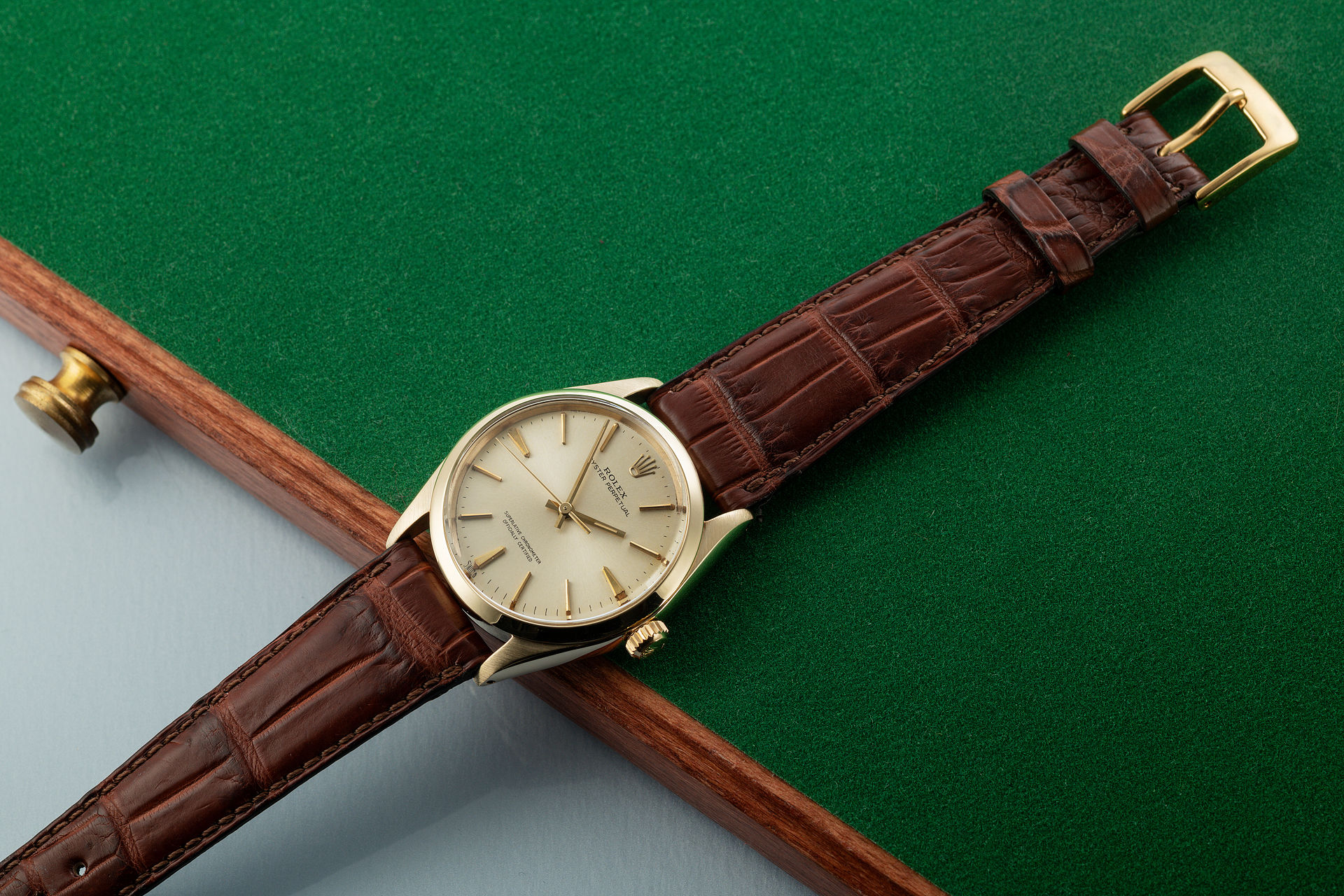 ref 1002 | Vintage 'Solid Gold' 34mm | Rolex Oyster Perpetual