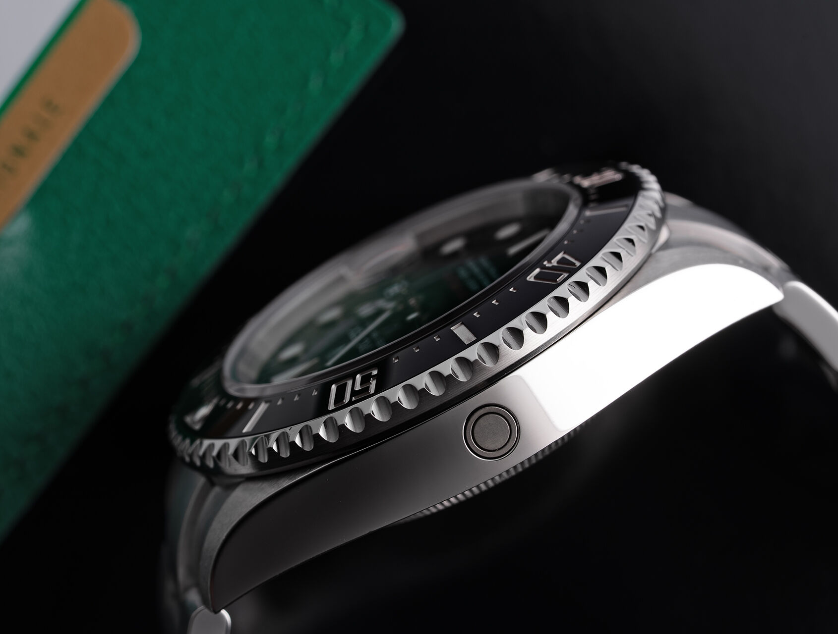 ref 126600 | 126600 - Red Writing | Rolex Sea-Dweller