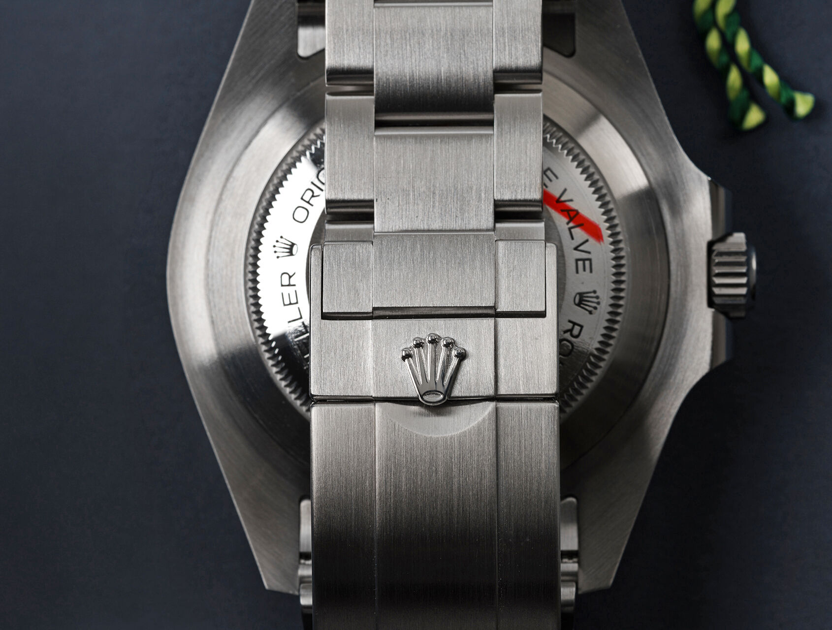 ref 126600 | 126600 - Red Writing | Rolex Sea-Dweller