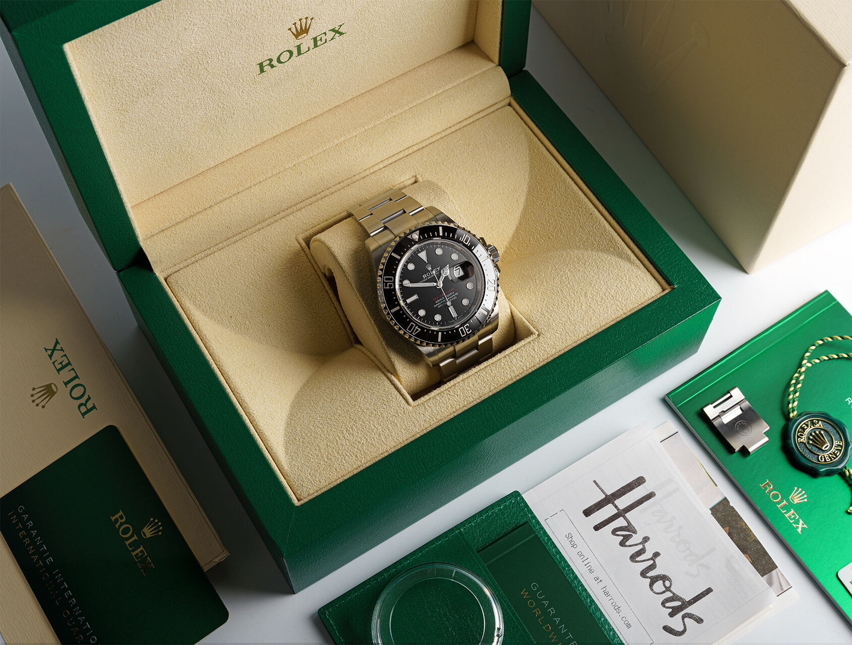 ref 126600 | 126600 - Red Writing | Rolex Sea-Dweller
