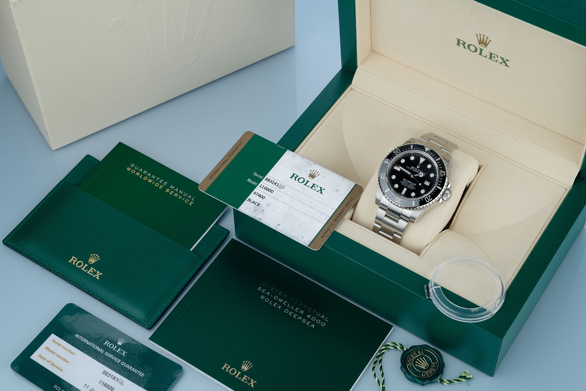 ref 116600 | Complete Set 'Under Rolex Service Warranty' | Rolex Sea-Dweller 4000