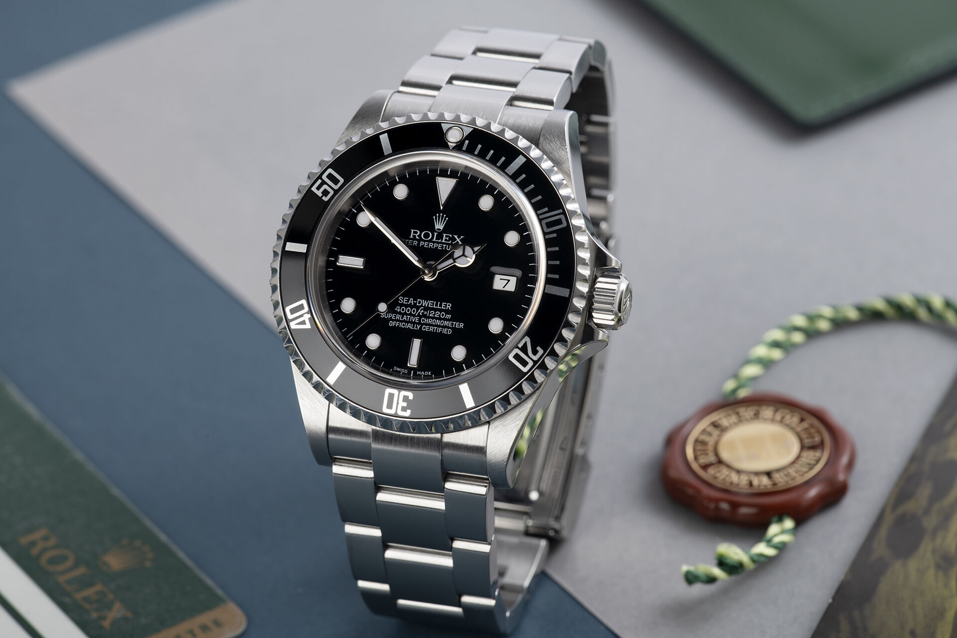 ref 16600 | Anodized Aluminium Bezel | Rolex Sea-Dweller