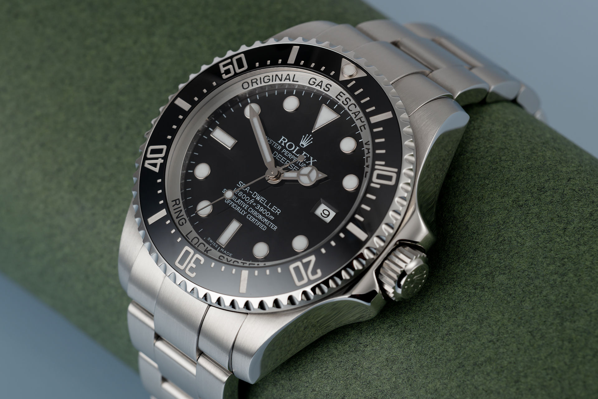 ref 116660 | Full Set 'Rolex Service Warranty' | Rolex Sea-Dweller Deepsea