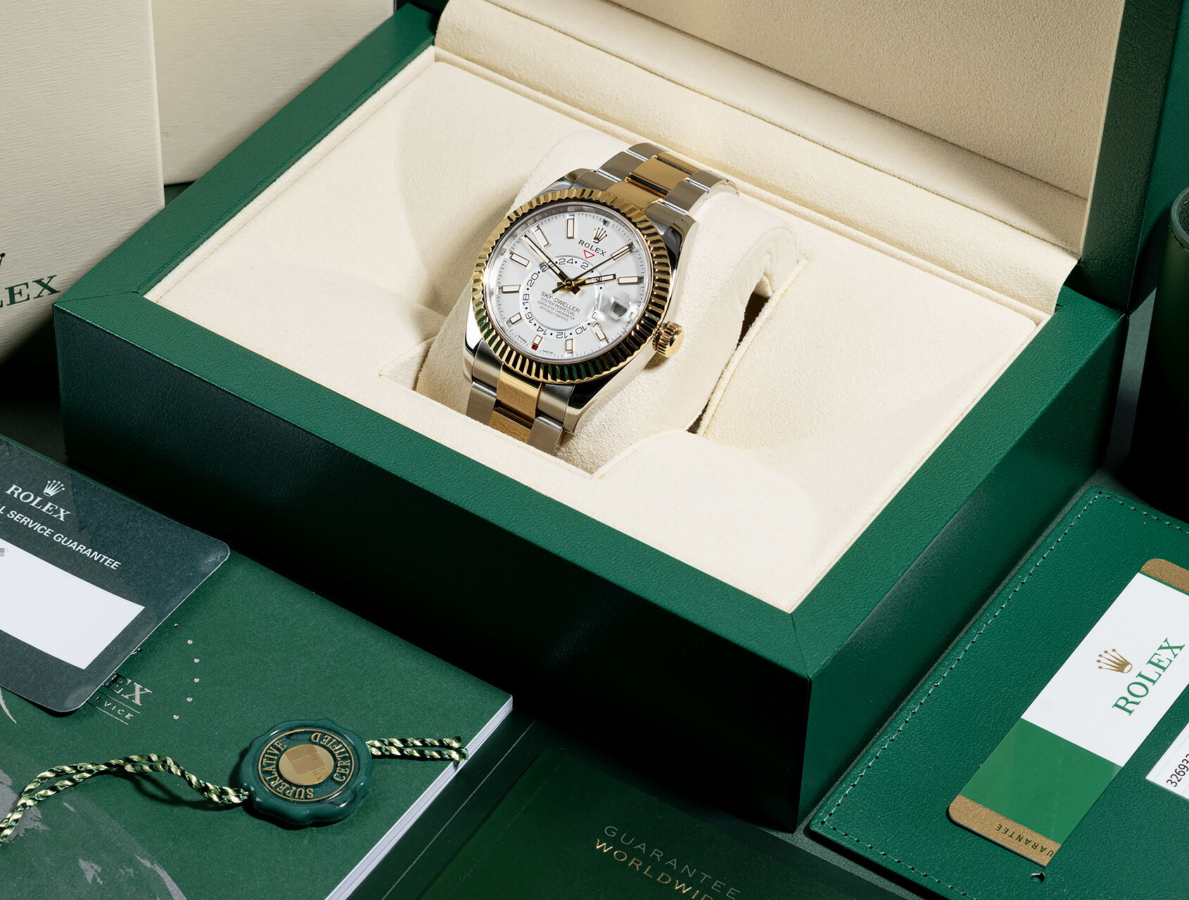 ref 326933 | 326933 - Gold & Steel | Rolex Sky Dweller