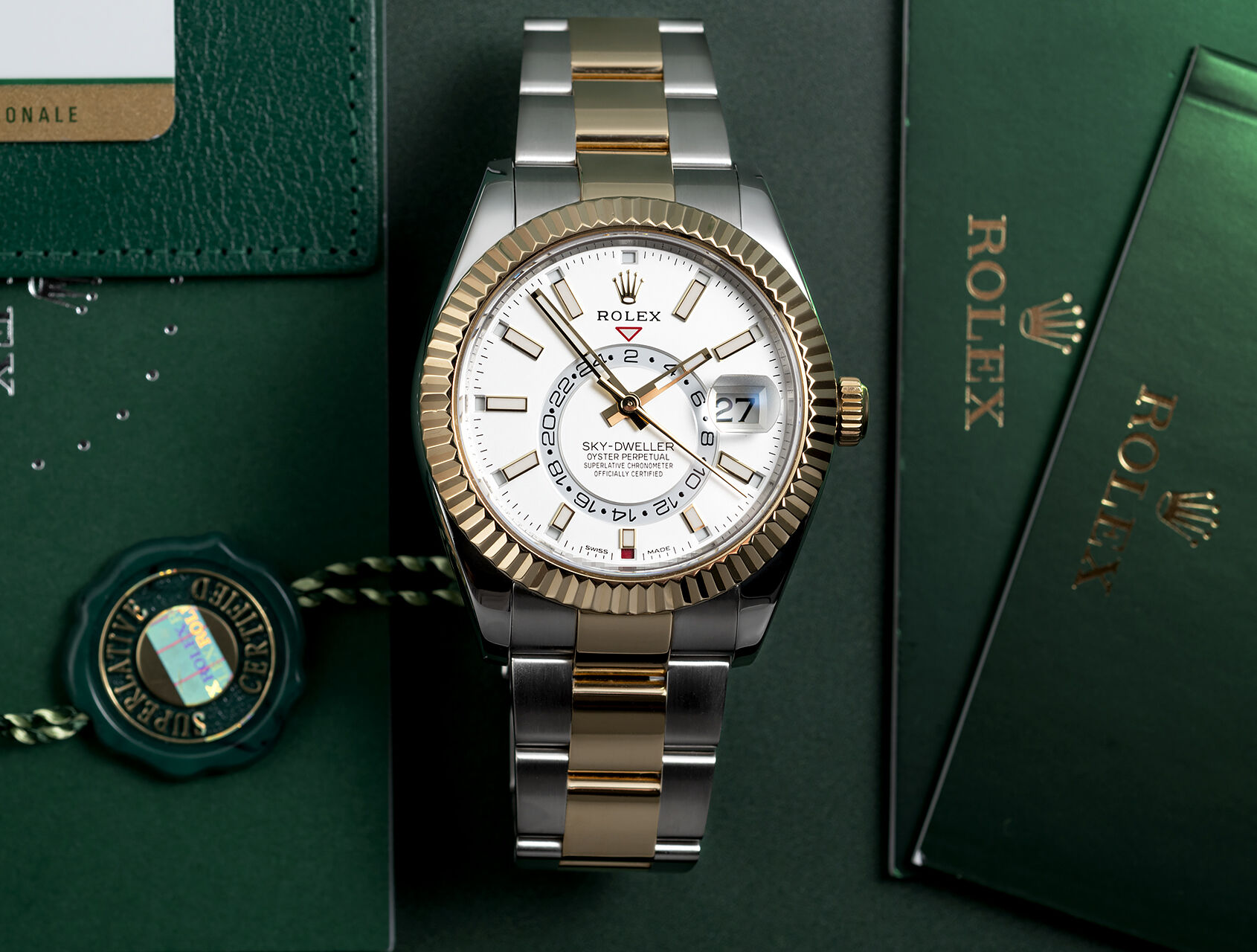 ref 326933 | 326933 - Gold & Steel | Rolex Sky Dweller