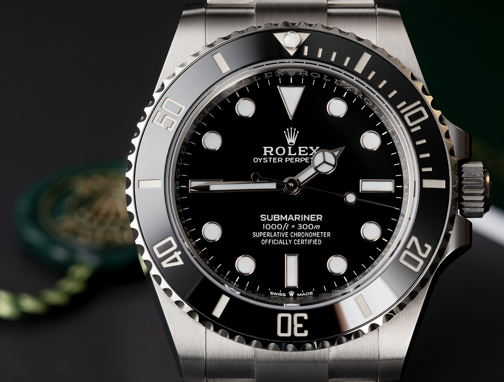 ref 124060 | 124060 - Box & Certificate | Rolex Submariner 