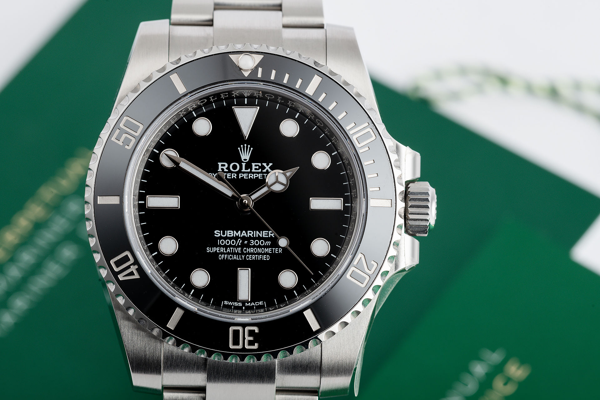 ref 114060 | 40mm Cerachrom Bezel | Rolex Submariner 