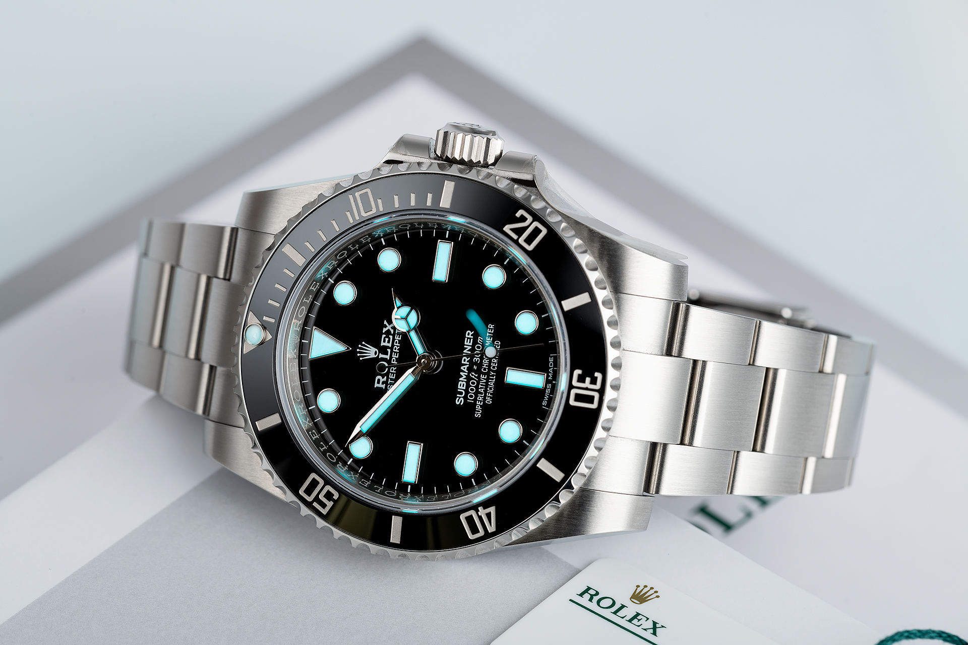 ref 114060 | 40mm Cerachrom Bezel | Rolex Submariner 