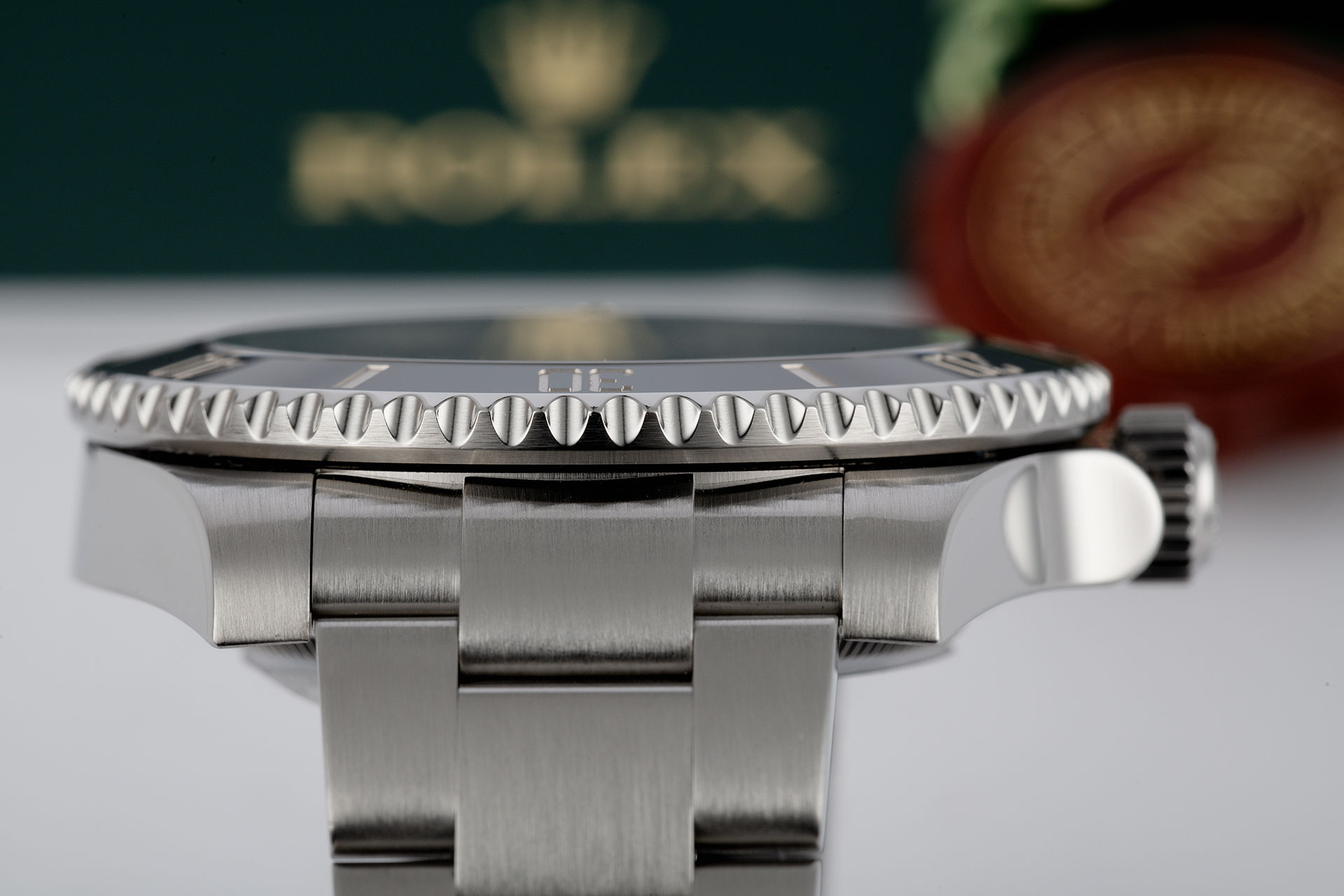 ref 114060 | 'Box & Certificate' | Rolex Submariner 