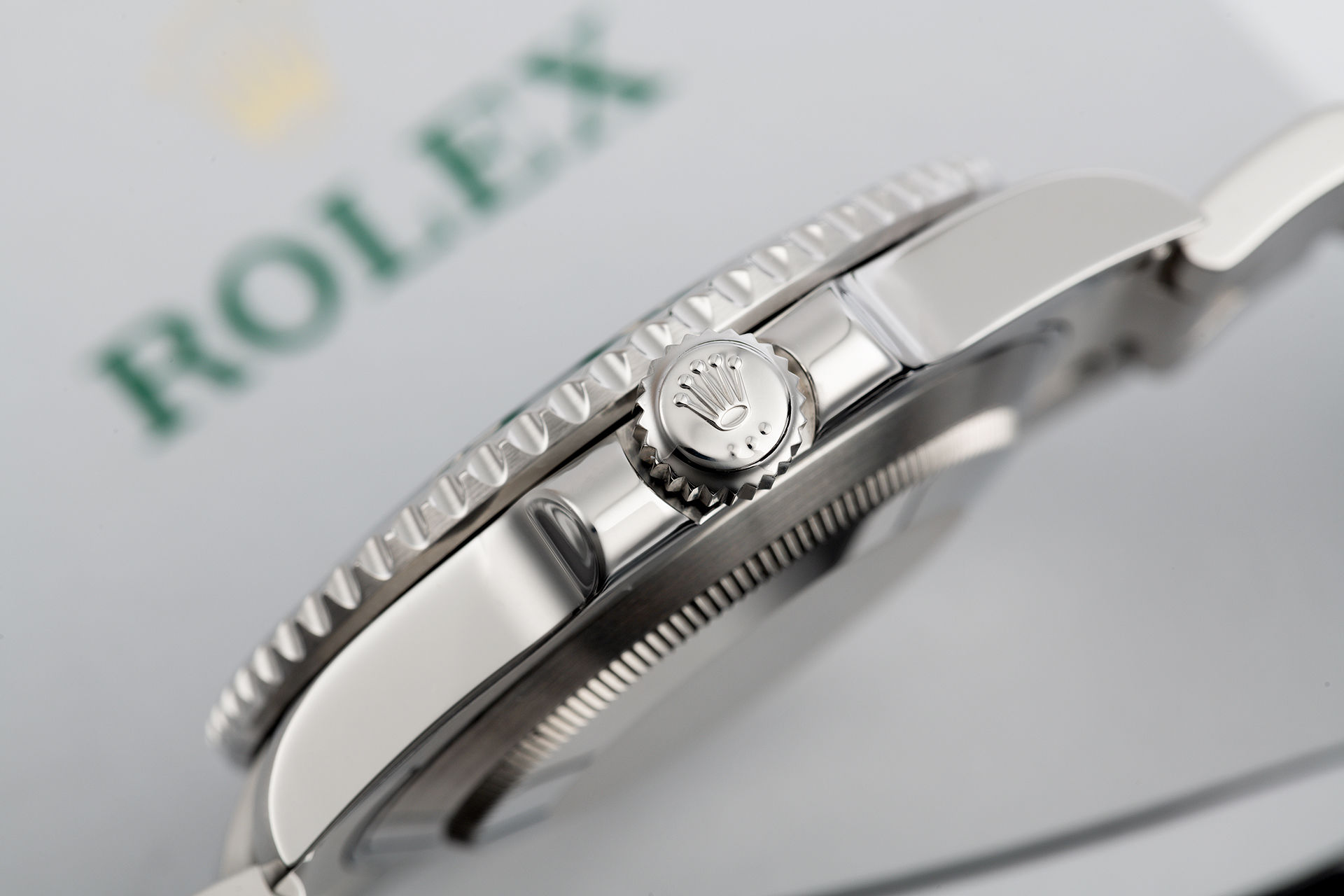 ref 114060 | 'Box & Certificate' | Rolex Submariner 