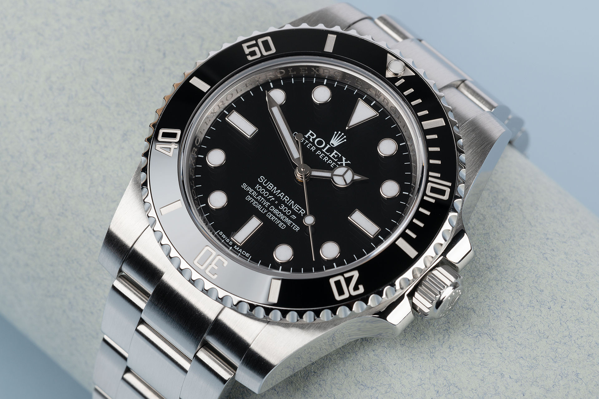 ref 114060 | 'Box & Certificate' | Rolex Submariner 