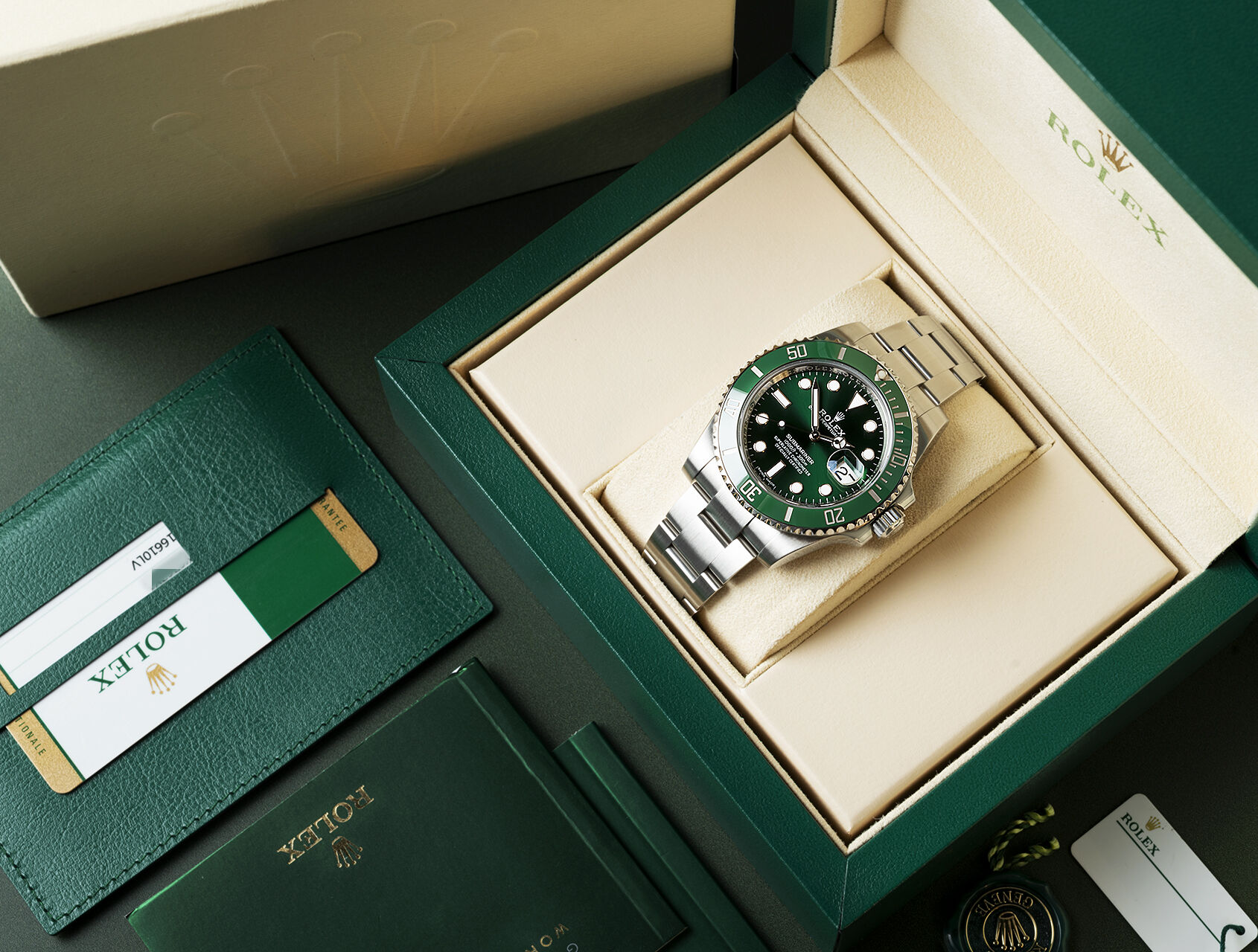 ref 116610LV | 116610LV - Box & Papers | Rolex Submariner Date