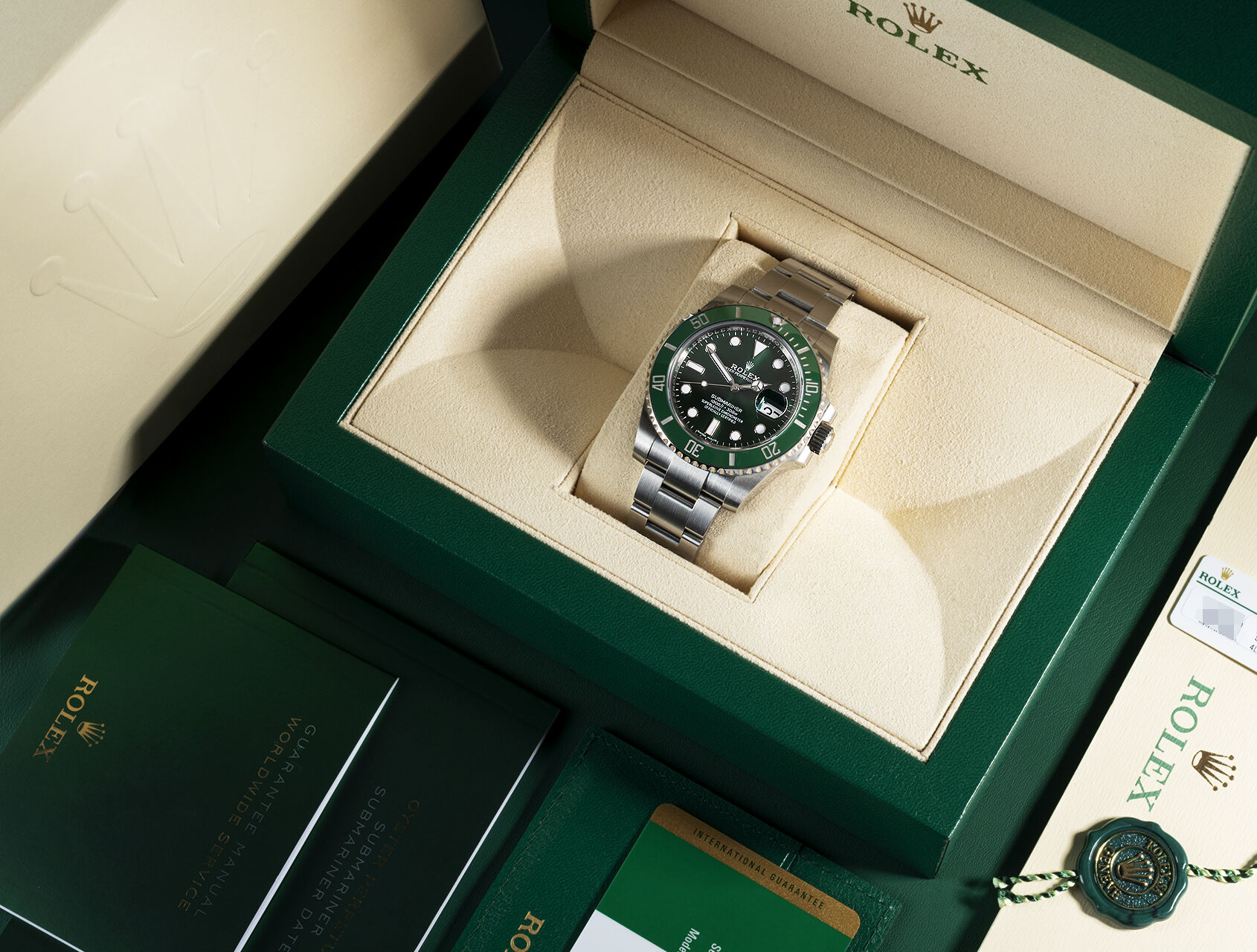 ref 116610LV | 116610LV - Final Edition | Rolex Submariner Date