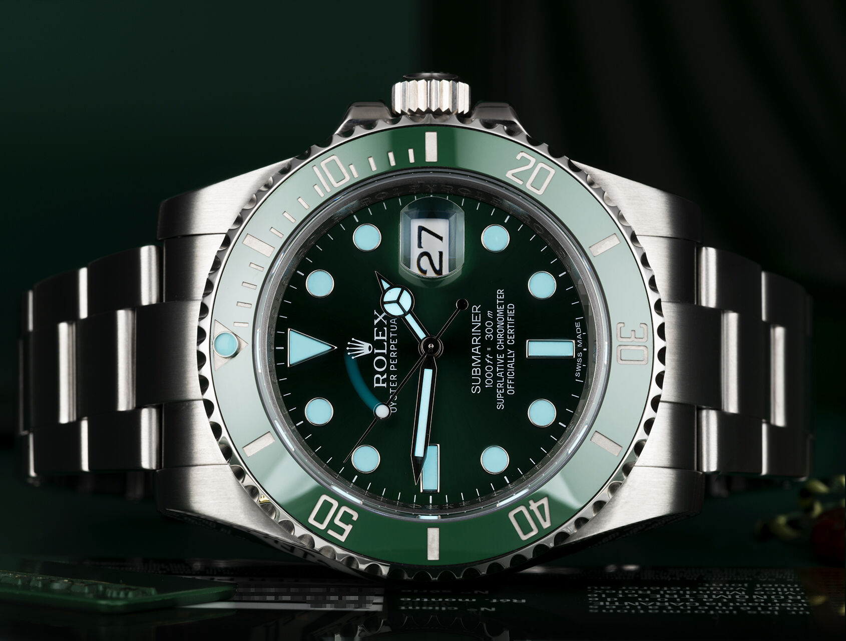 ref 116610LV | 116610LV - Hulk | Rolex Submariner Date