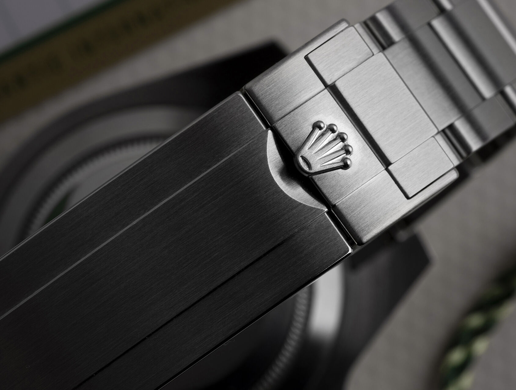 ref 116610LV | 116610LV - Hulk | Rolex Submariner Date