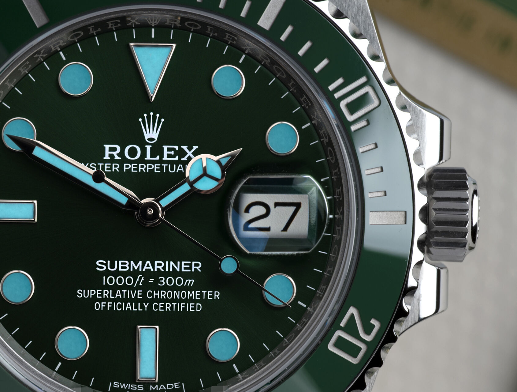 ref 116610LV | 116610LV - Hulk | Rolex Submariner Date
