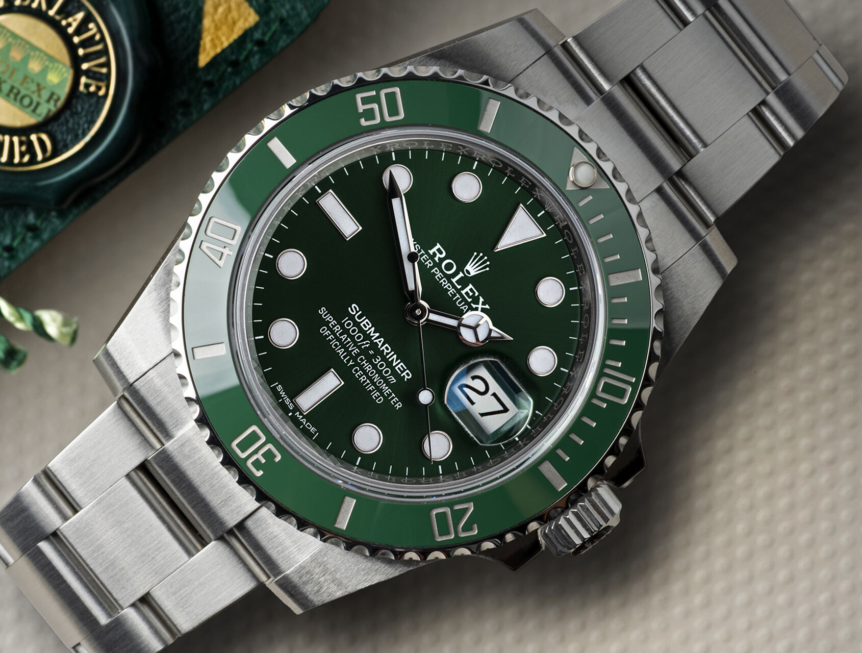ref 116610LV | 116610LV - Hulk | Rolex Submariner Date