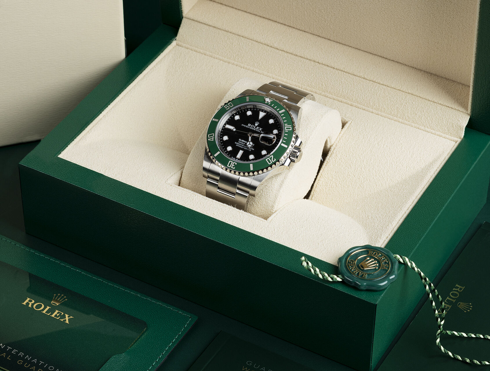 ref 126610LV | 126610LV - Box & Certificate | Rolex Submariner Date