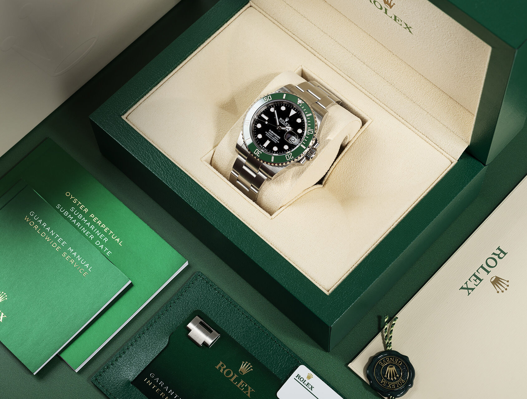 ref 126610LV | 126610LV - Starbucks | Rolex Submariner Date