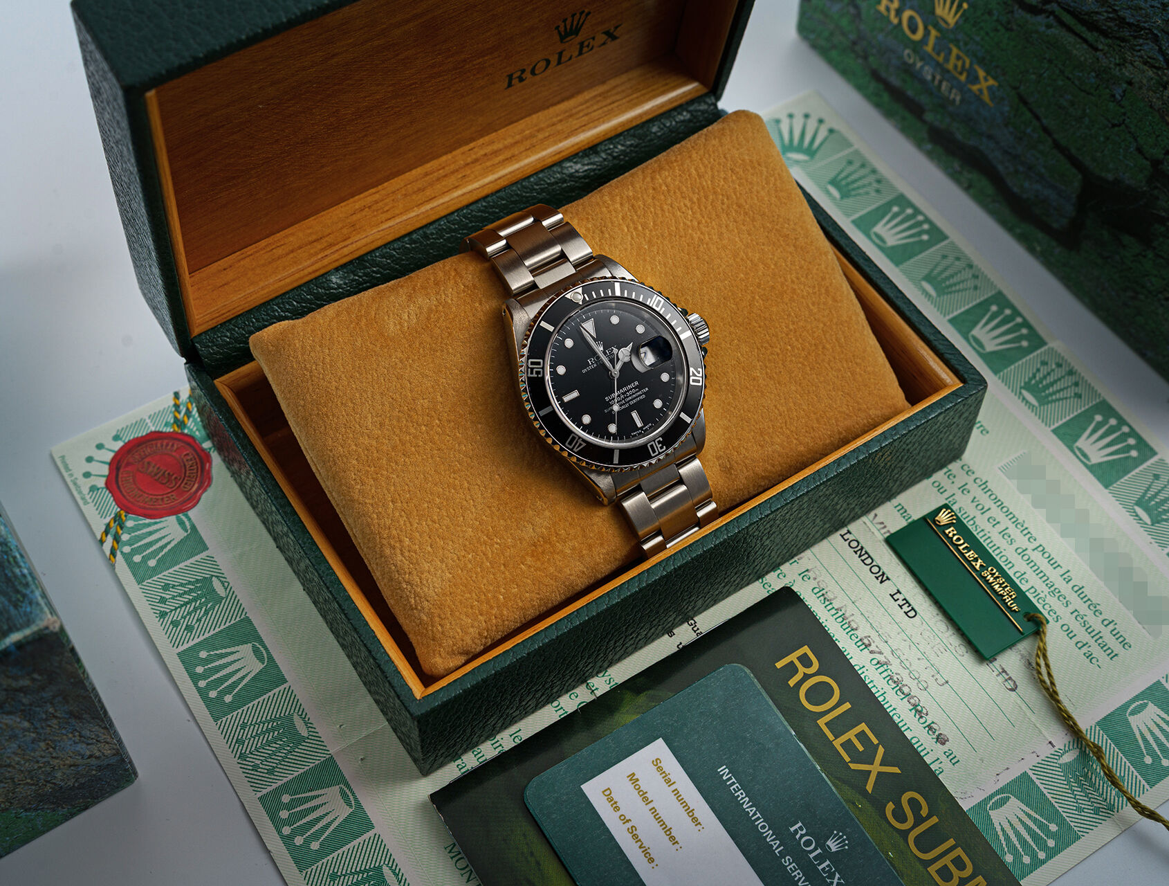 ref 16610 | 16610 - Box & Papers | Rolex Submariner Date
