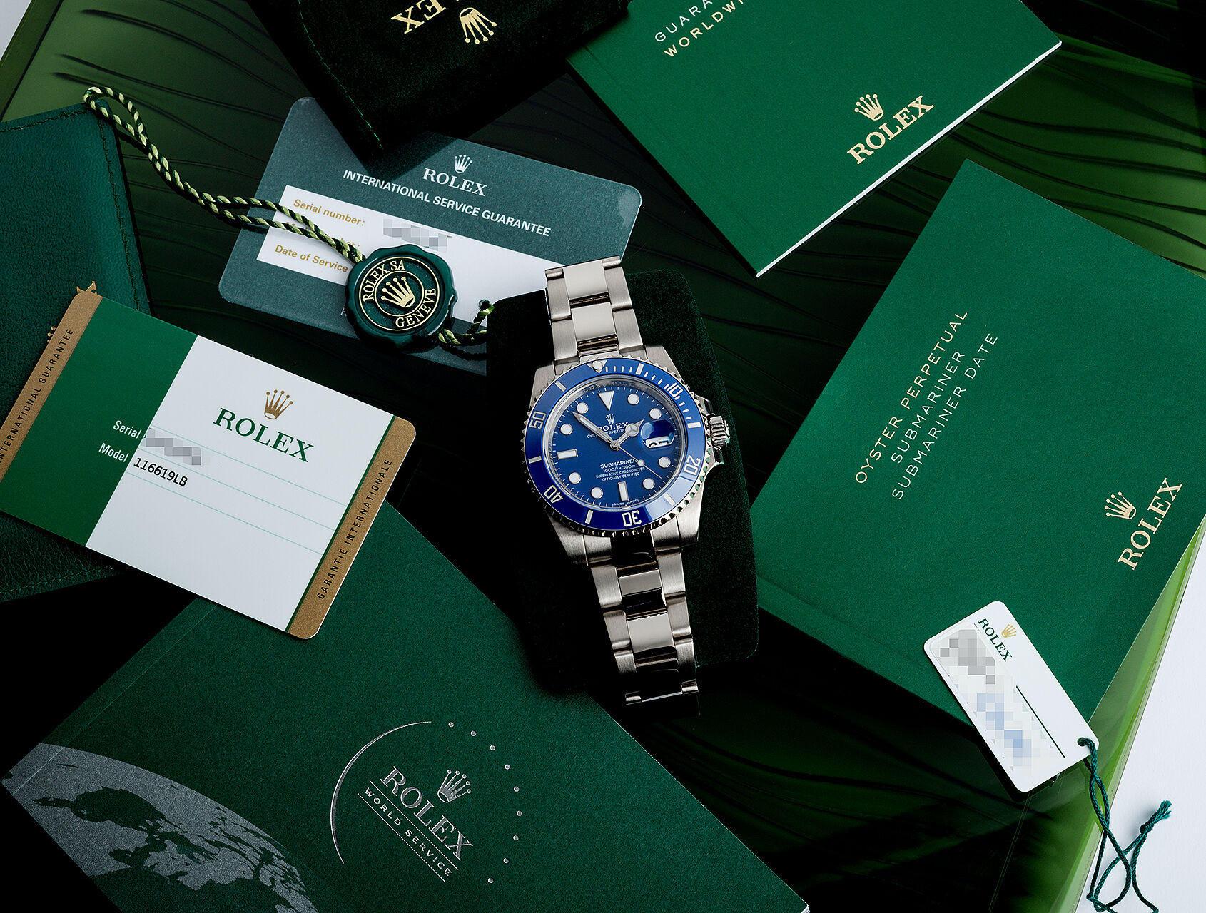 Rolex Oyster Perpetual Submariner Date 116619LB