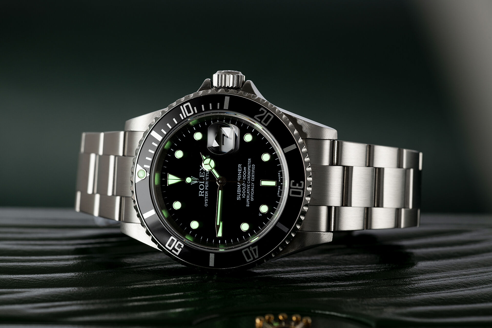 ref 16610 | 40mm Box & Certificate | Rolex Submariner Date