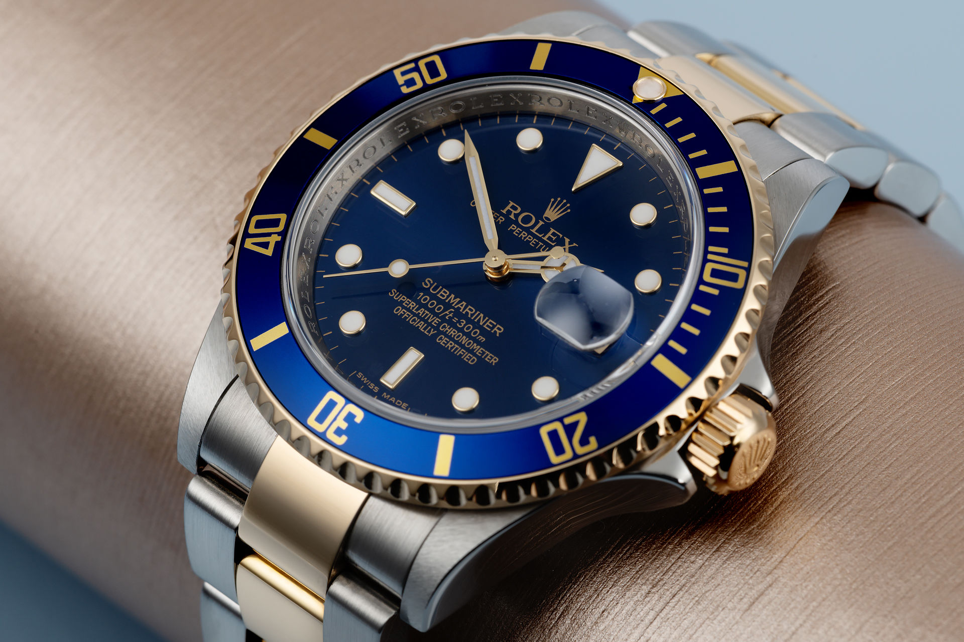 ref 16613 | 'Box & Certificate' Gold & Steel | Rolex Submariner Date