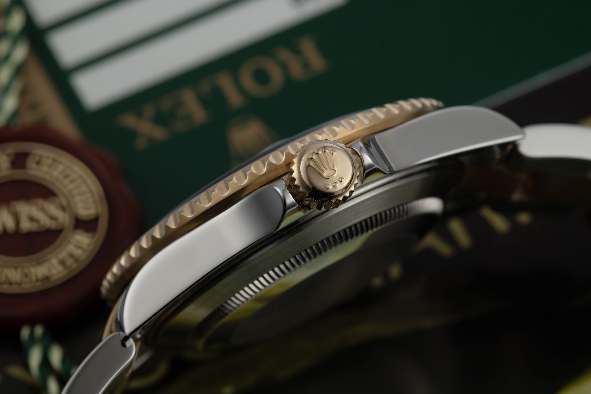 ref 16613 | 'Box & Certificate' Gold & Steel | Rolex Submariner Date