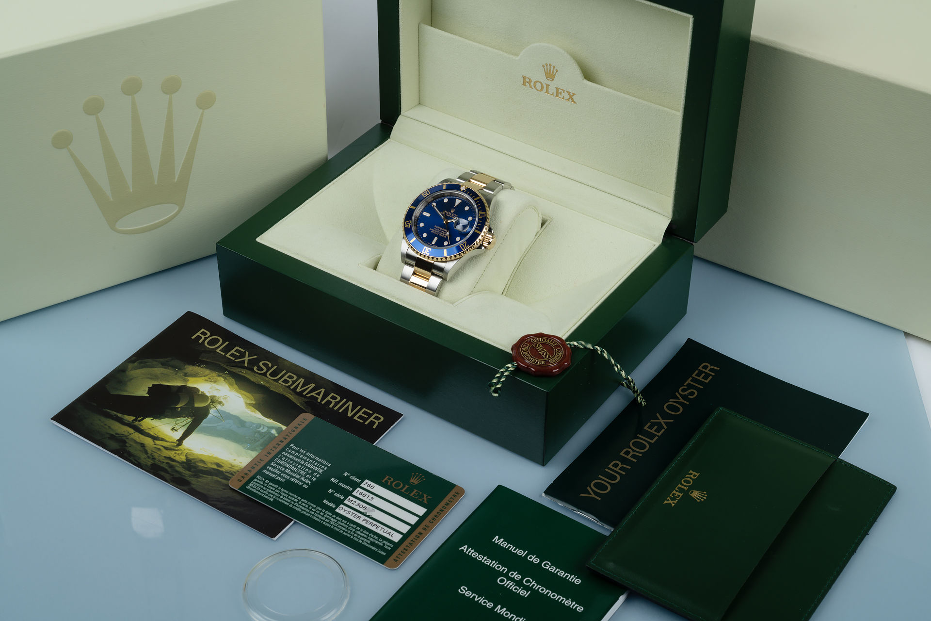 ref 16613 | 'Box & Certificate' Gold & Steel | Rolex Submariner Date