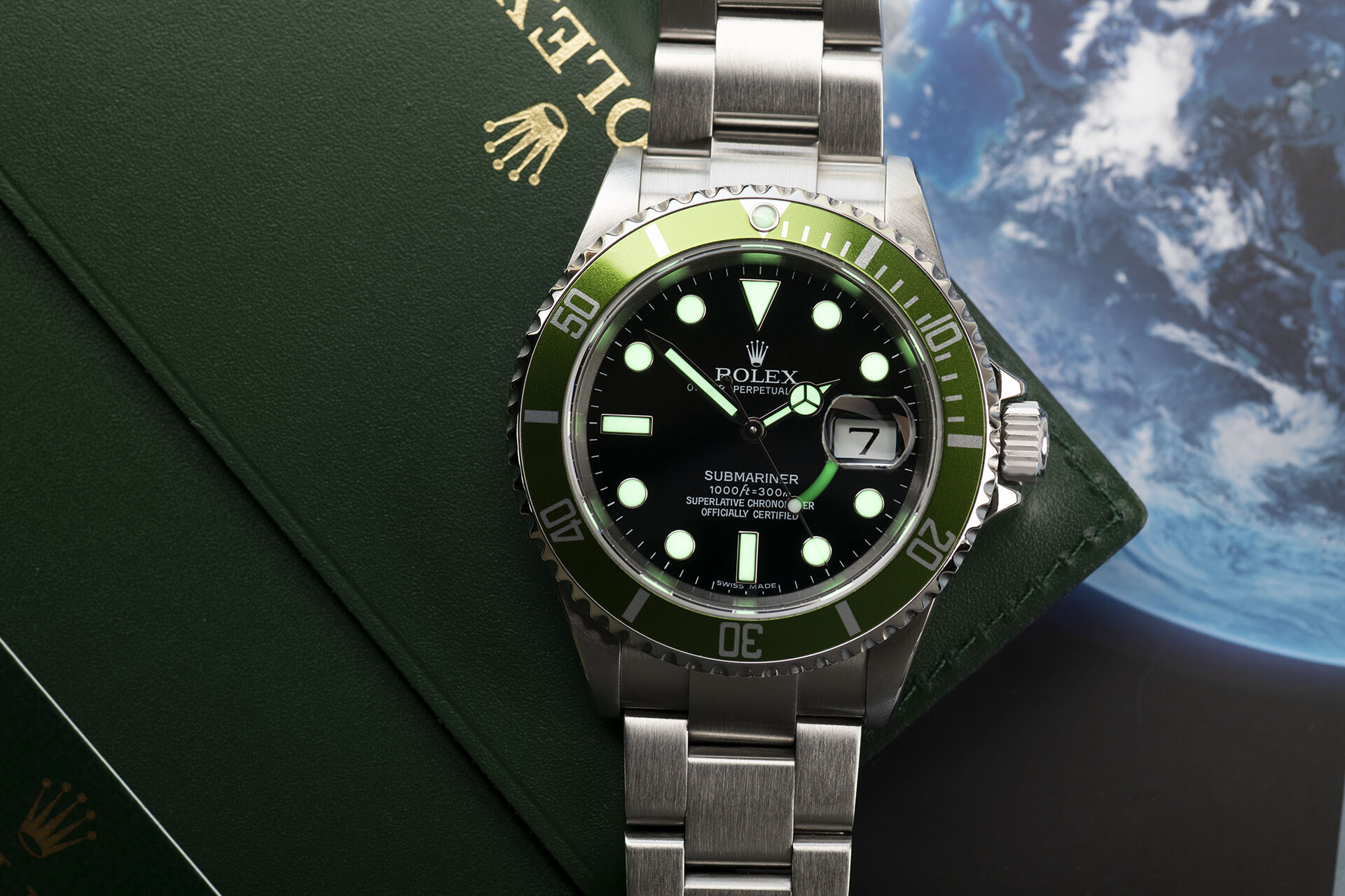 ref 16610LV | 'Kermit' Green Anniversary | Rolex Submariner Date