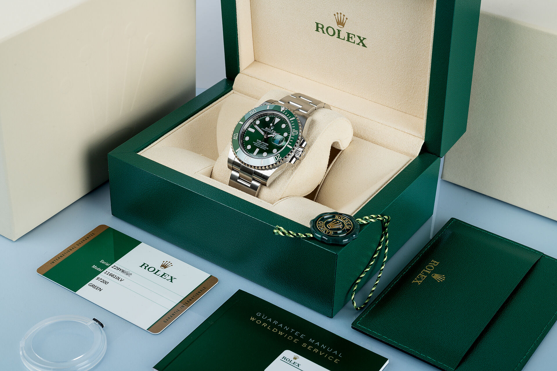 ref 116610LV | Box & Papers | Rolex Submariner Date