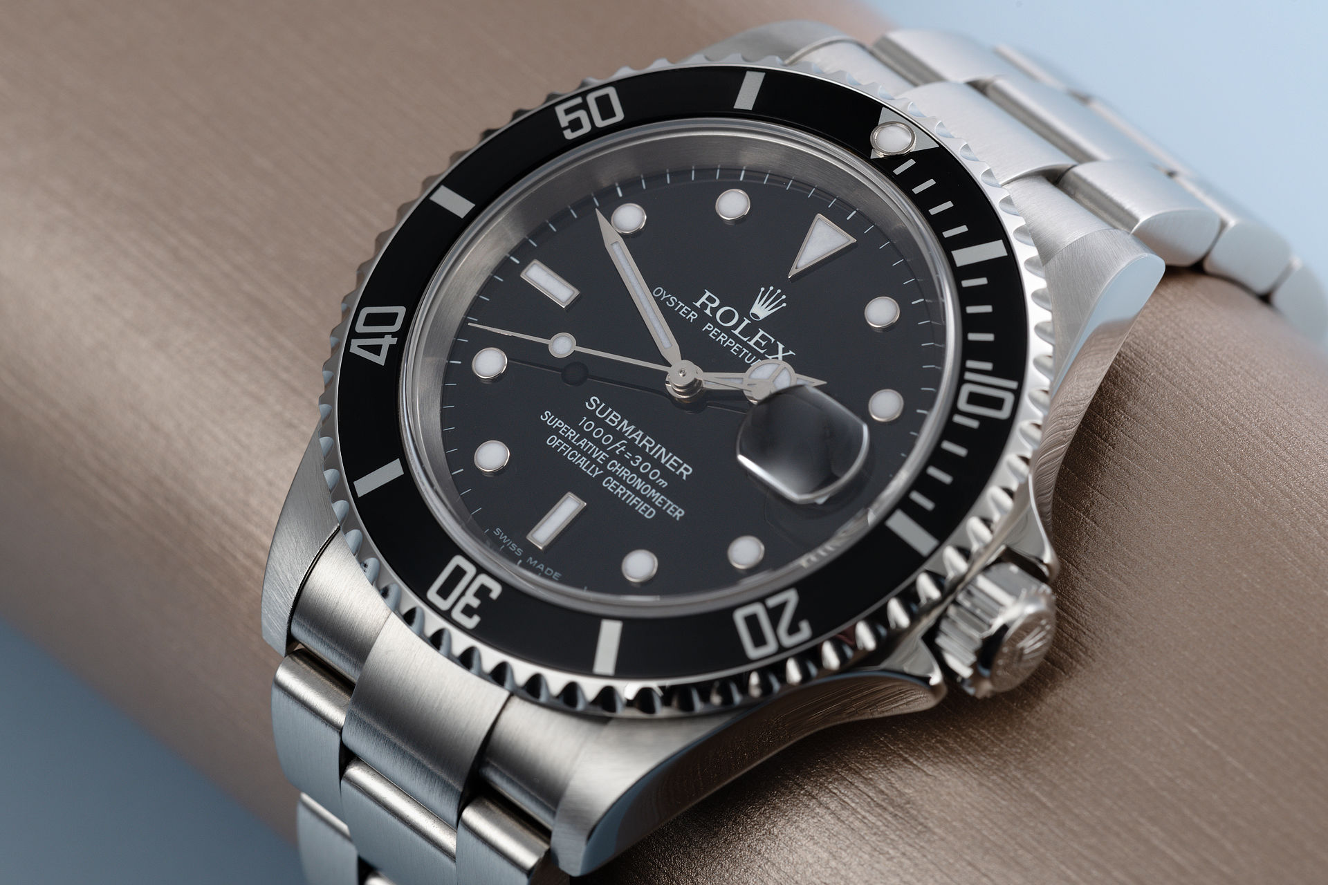 ref 16610 | 'Harrods Box & Papers' | Rolex Submariner Date