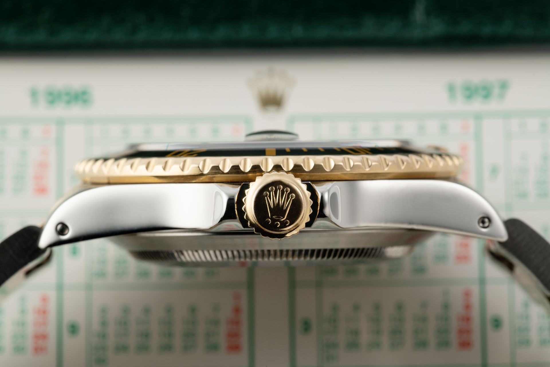 ref 16613 | Gold & steel 'Complete Set' | Rolex Submariner Date