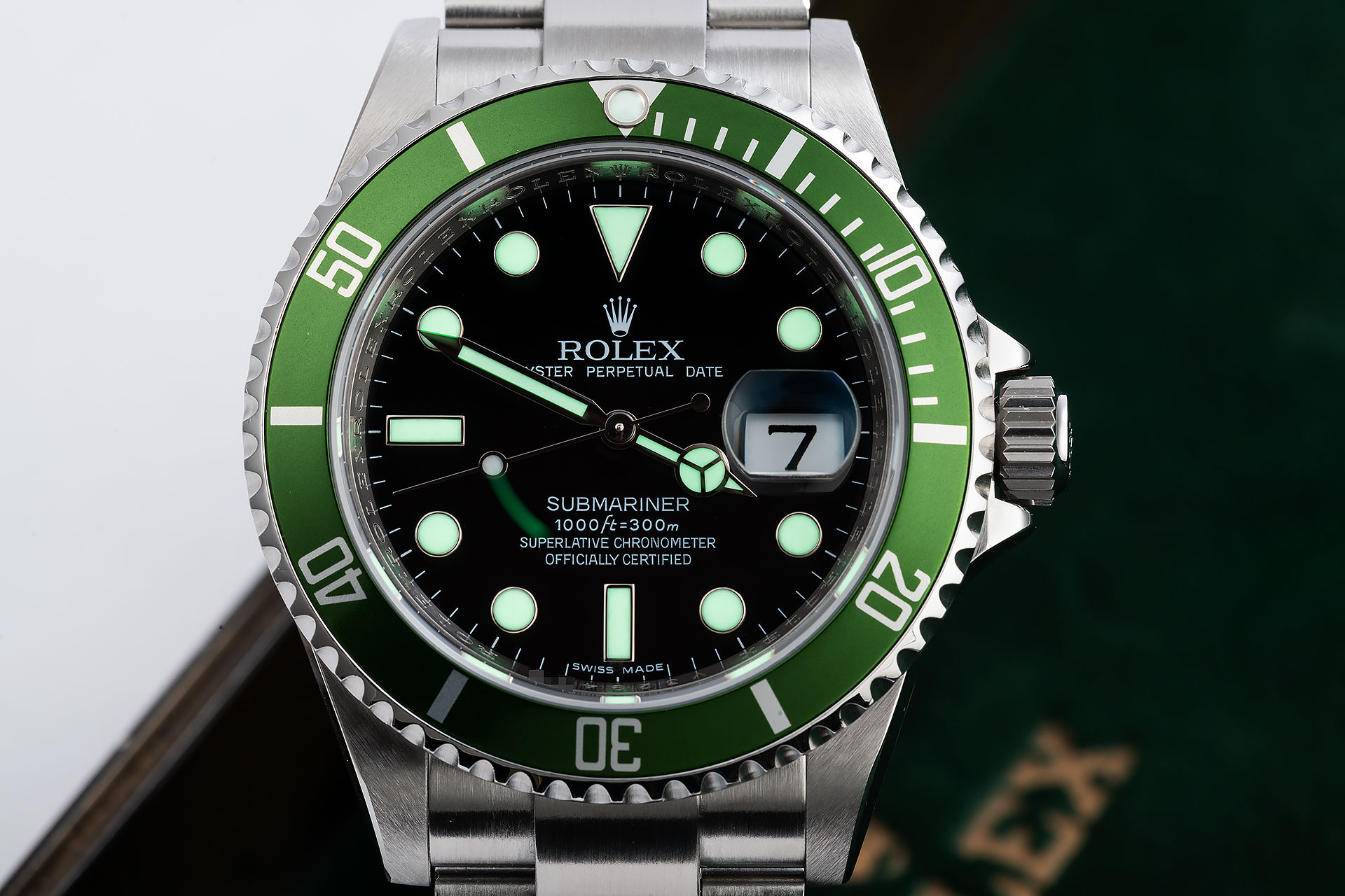 ref 16610LV | 'Complete Set' Box & Papers | Rolex Submariner Date